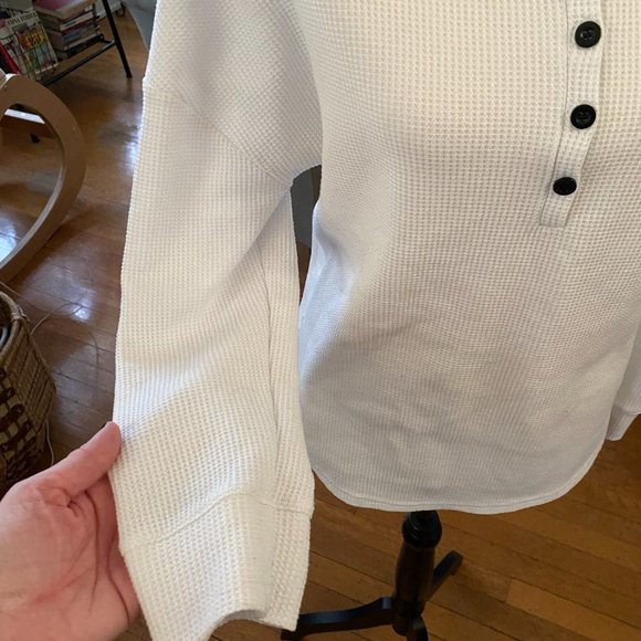 White Waffle Knit Long Sleeve V-Neck Henley | Size L - Picture 6 of 6